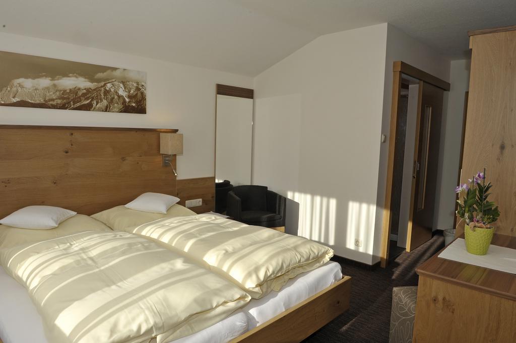 שלאדמינג Edelweiss Apartments חדר תמונה